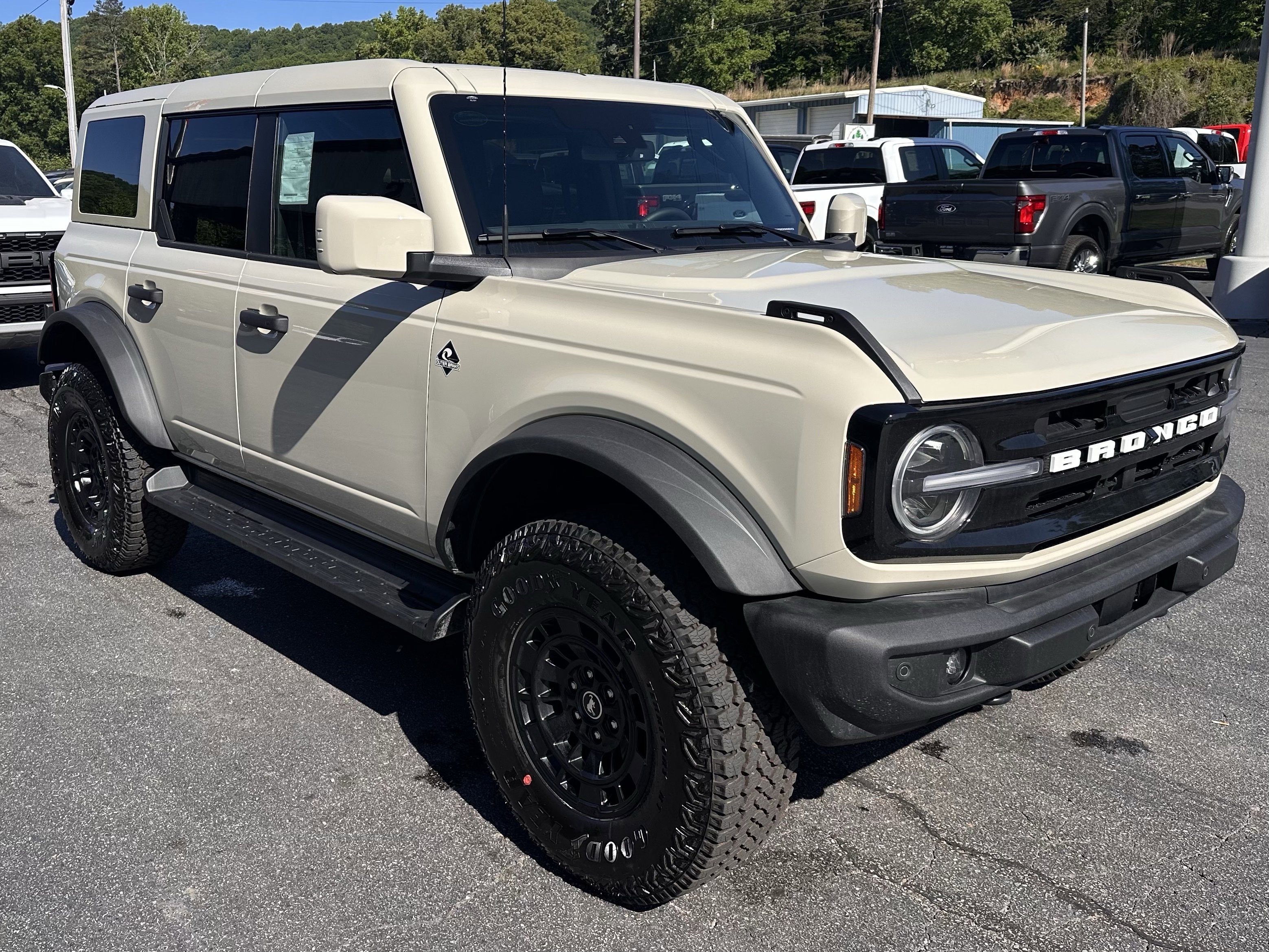 New 2026 Desert Sand Ford Outer Banks® image 4