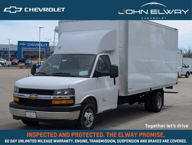 2024 Chevrolet Express Cutaway 4500 2WT