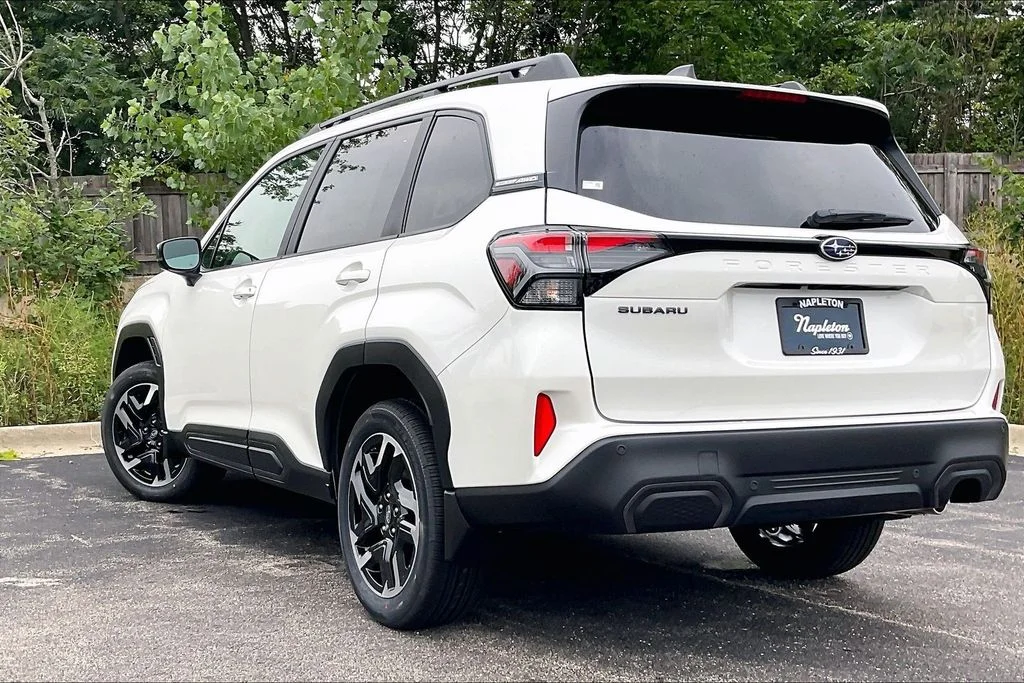 New 2026 CRYSTAL WHITE PEARL Subaru Limited image 3