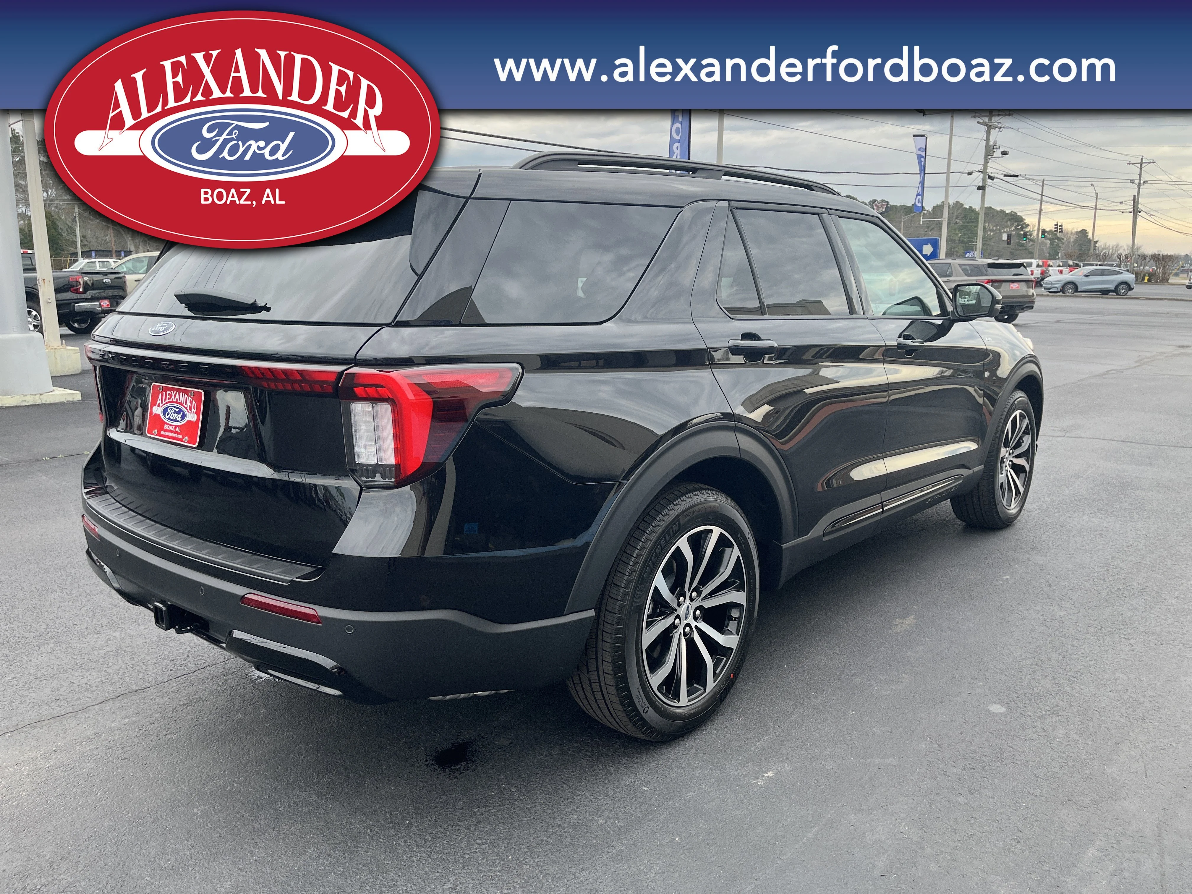 New 2026 Agate Black Metallic Ford ST-Line image 4