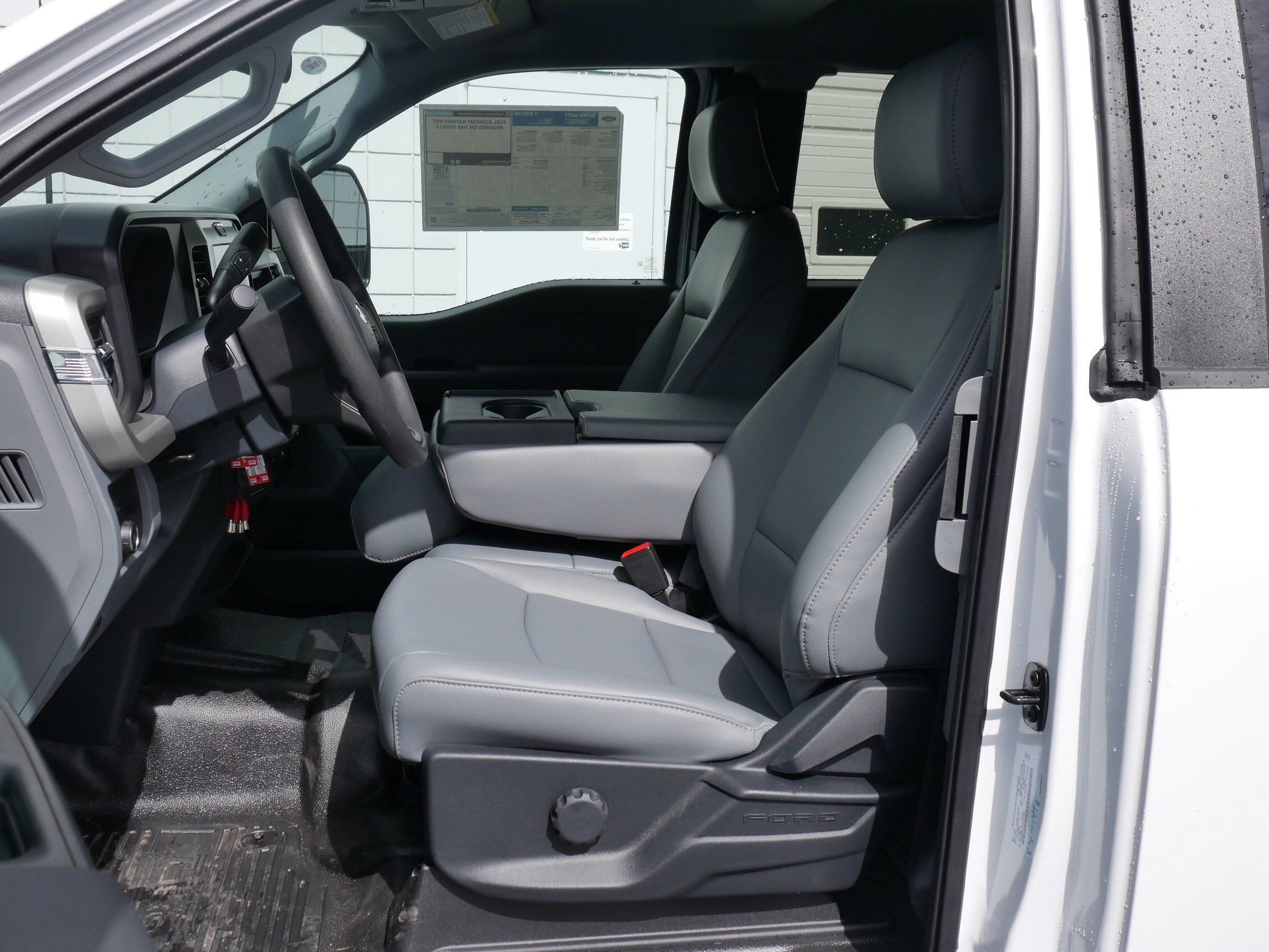 New 2025 Oxford White Ford F-550® XL image 3
