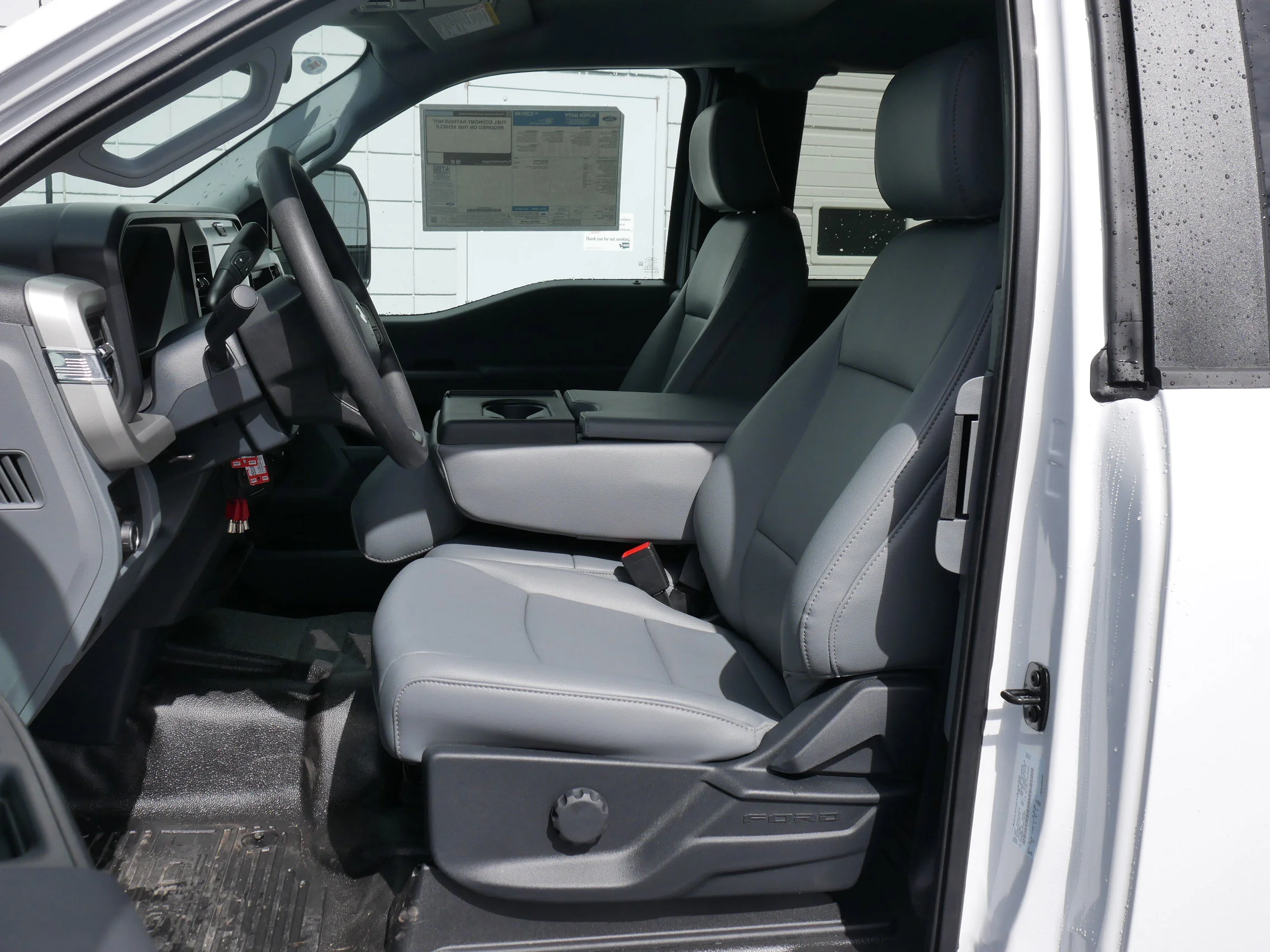 New 2025 Oxford White Ford XL image 3