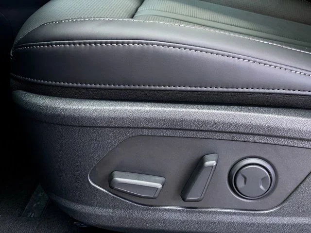 New 2026 Aurora Black Pearl Kia EX image 17