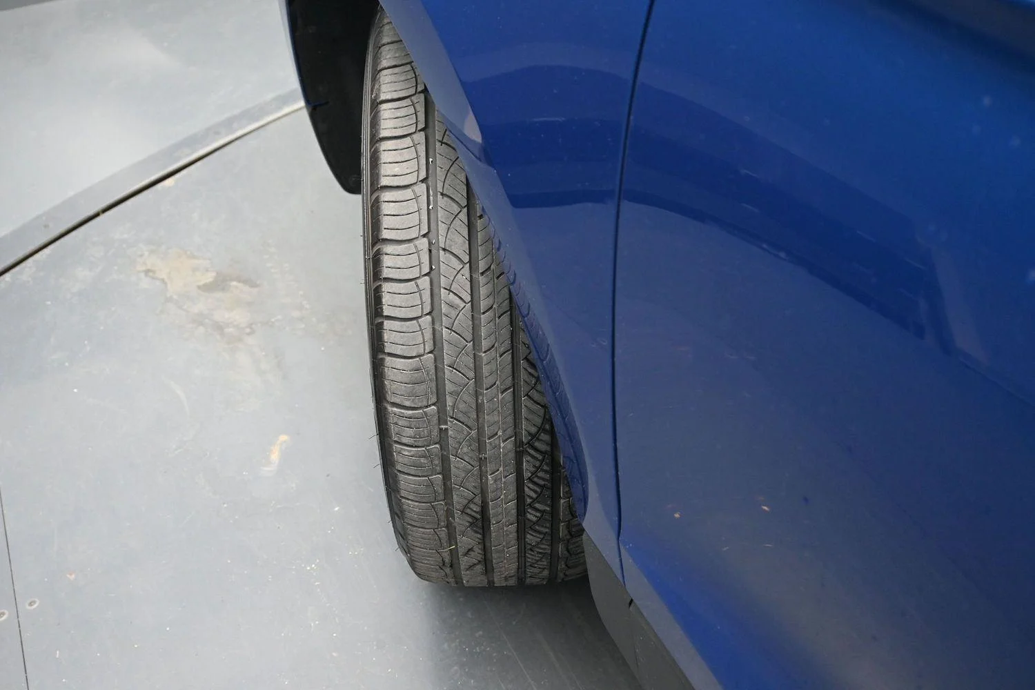 Used 2024 Atlas Blue Ford SEL image 5