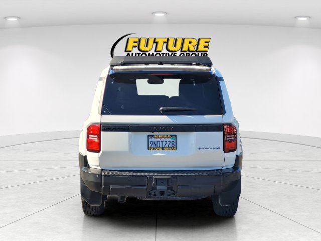 Used 2024 White Toyota Base image 8