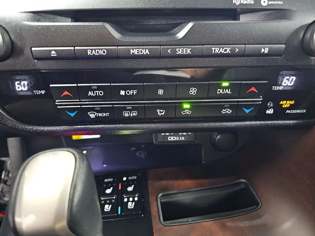 Used 2022 White Lexus 350 image 26