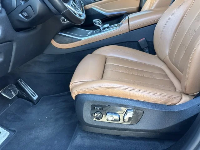 Used 2022 White BMW xDrive40i image 13