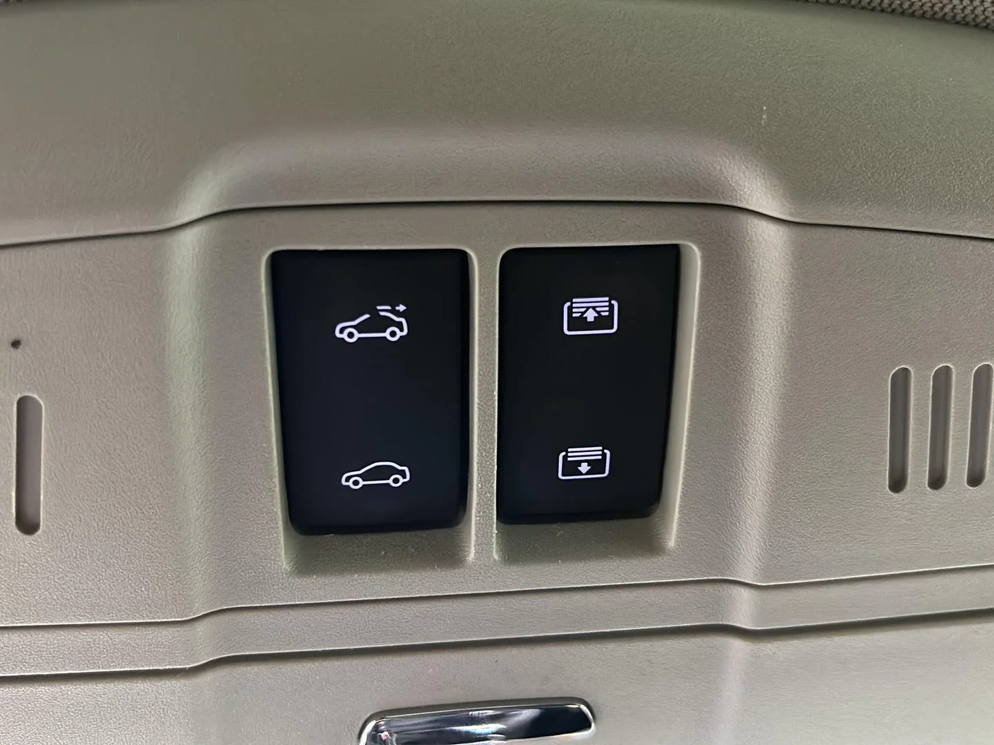 Used 2020 Espresso Buick Essence image 29
