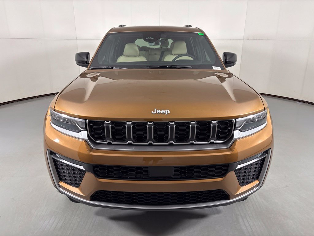 New 2027 Copper Shino Metallic Clearcoat Jeep Limited image 3