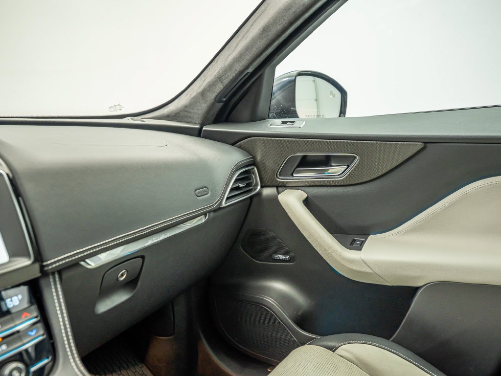 Used 2019 Caesium Blue Metallic Jaguar 30t R-Sport image 29