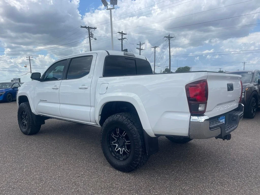 Used 2022 White Toyota SR5 image 5
