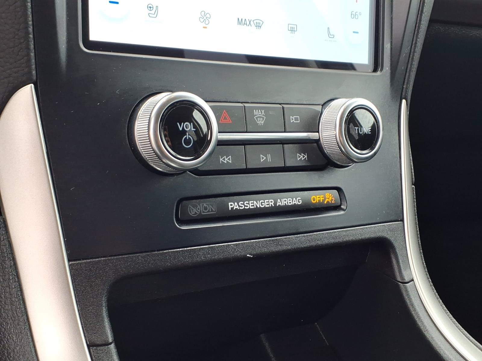 Used 2023  Ford SEL image 14