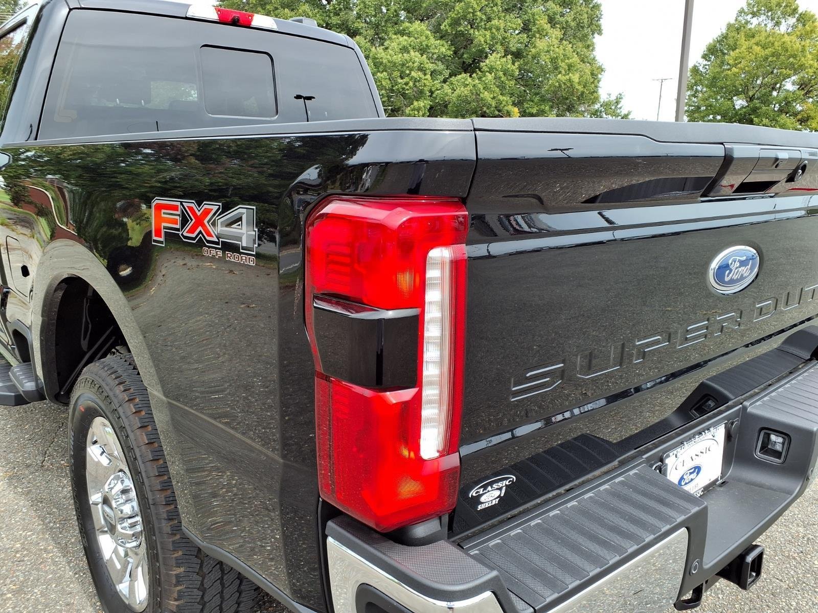 New 2026 Agate Black Metallic Ford F-250® Lariat® image 17
