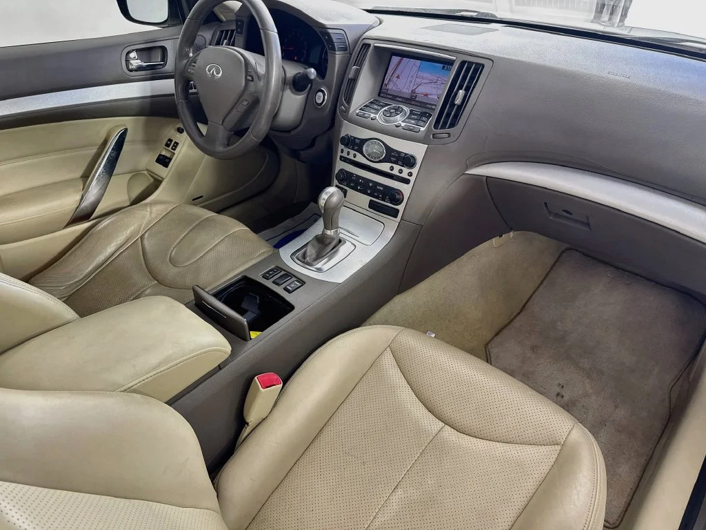 Used 2008 Ivory Pearl INFINITI Journey image 36