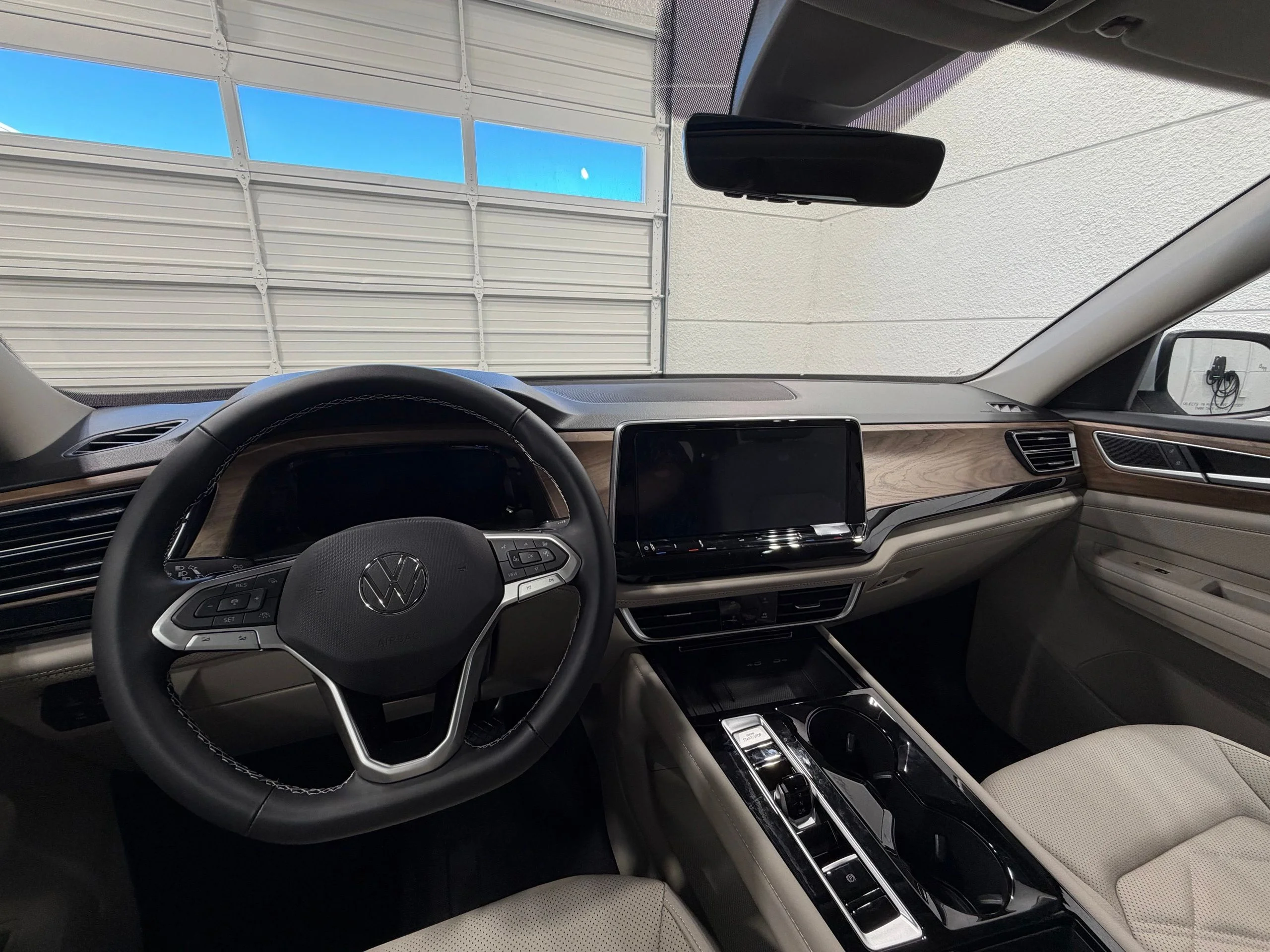 New 2026 White Volkswagen 2.0T SE w/Technology image 44
