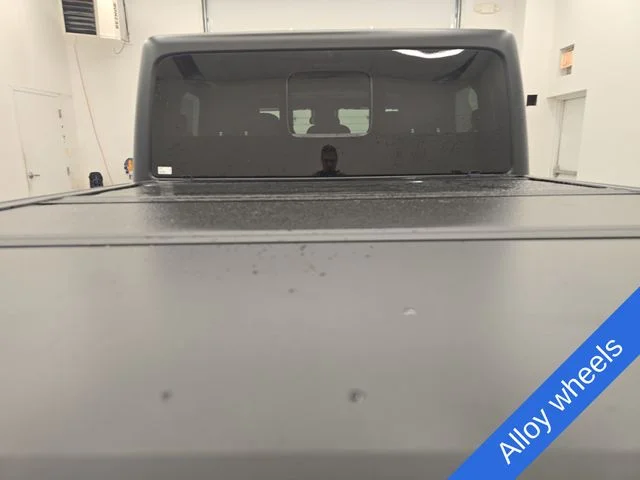 Used 2024 Tuscadero Pearlcoat Jeep Rubicon image 16