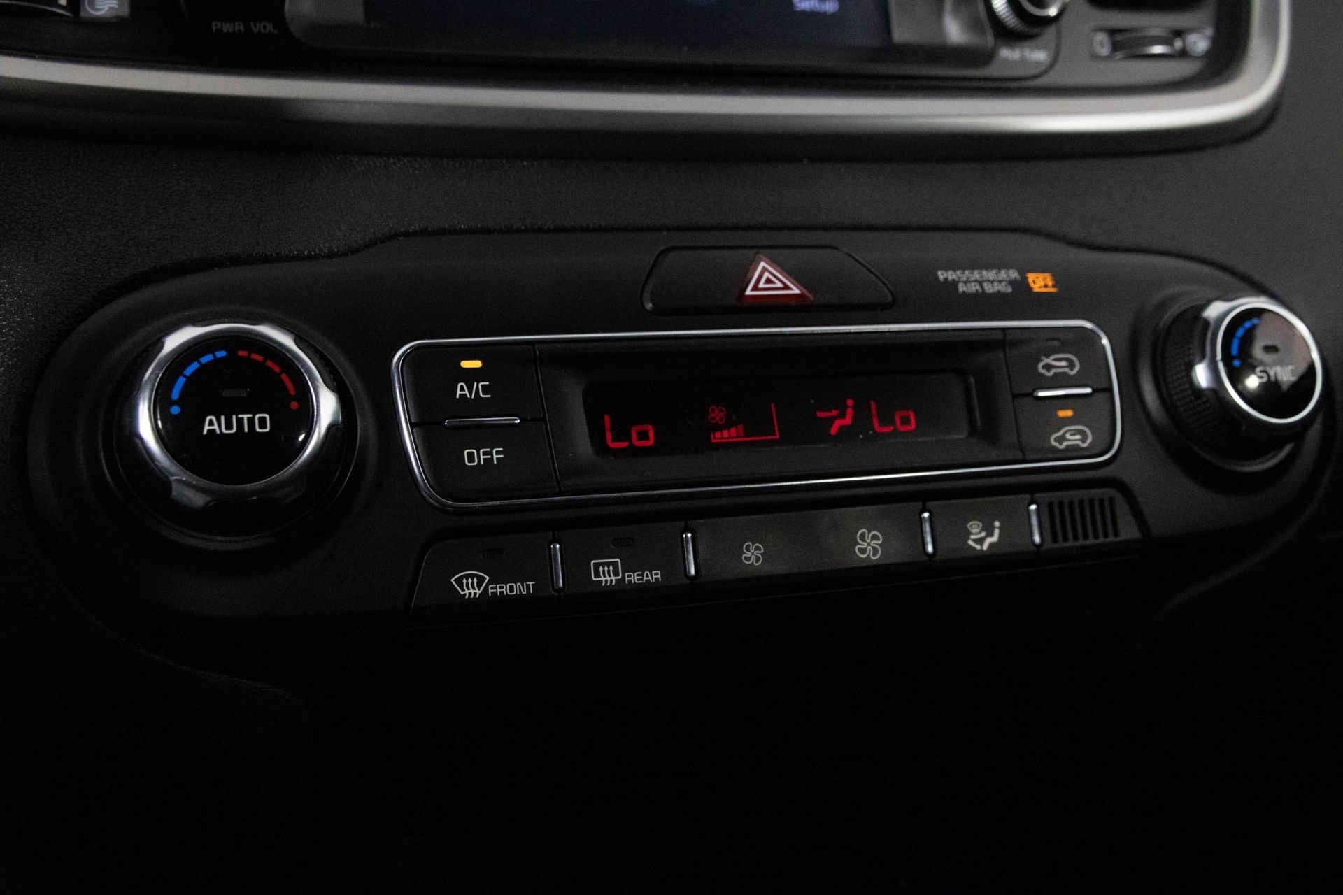 2019 KIA SORENTO - Image 22