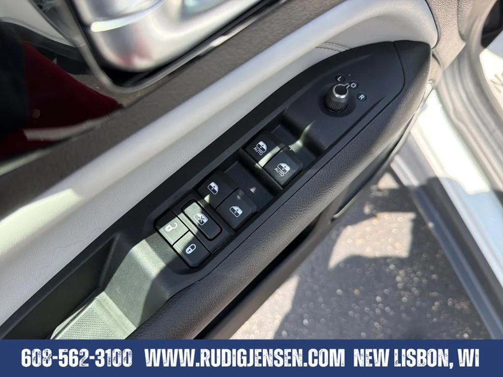 Used 2025 White Jeep Limited image 11