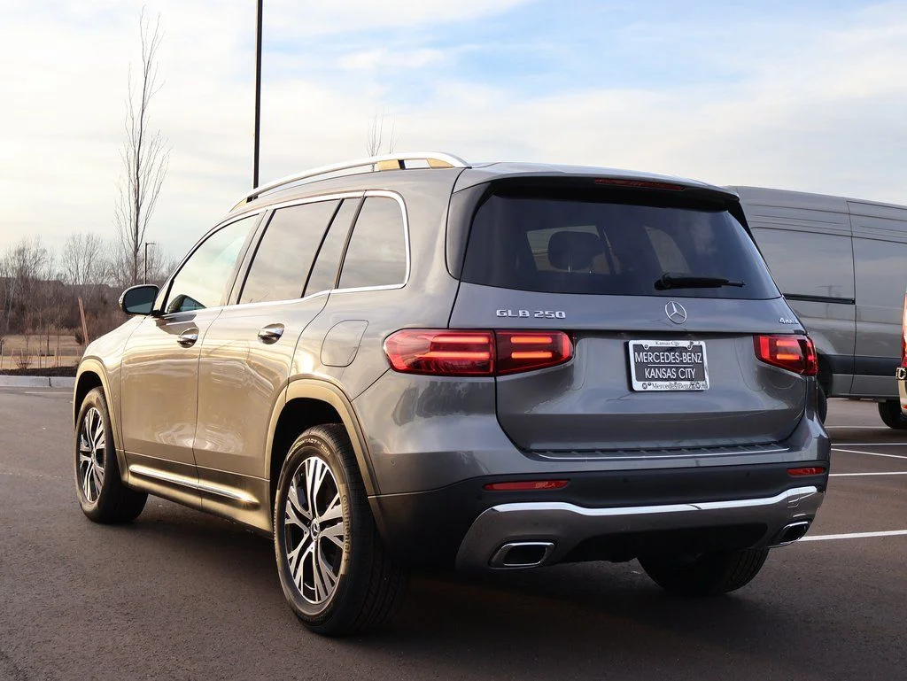 New 2026 Gray Mercedes-Benz GLB 250 image 5