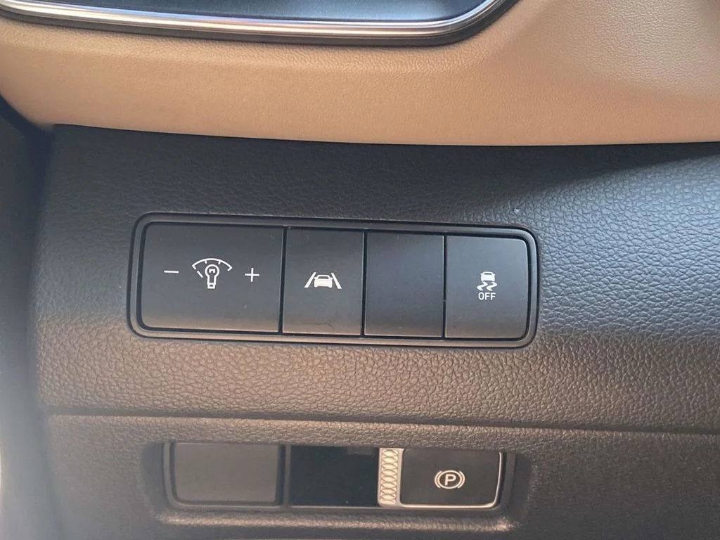 Used 2021 Gray Hyundai SEL image 34