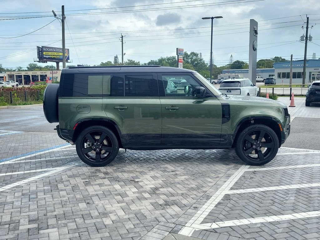 New 2026 Woolstone Green LAND ROVER X-Dynamic SE image 6