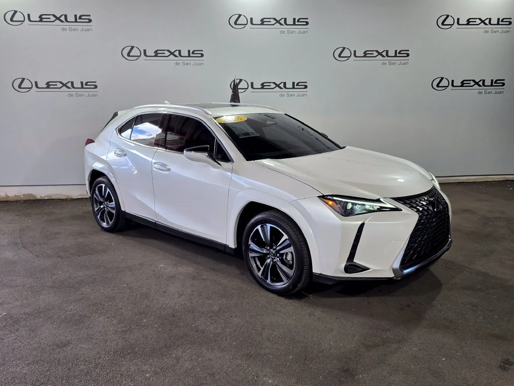 Used 2025 White Lexus 300h Premium image 4