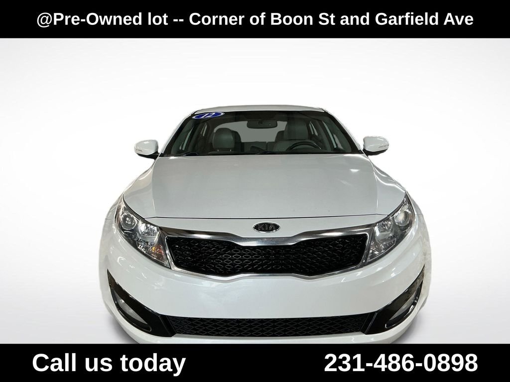 Used 2012 White Kia EX image 8