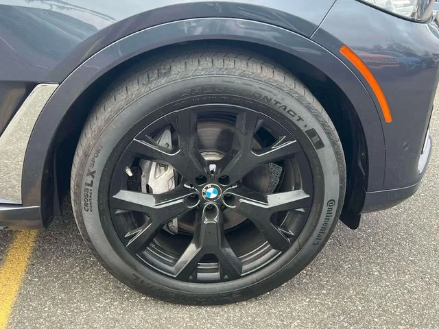Used 2019 Gray BMW xDrive50i image 11