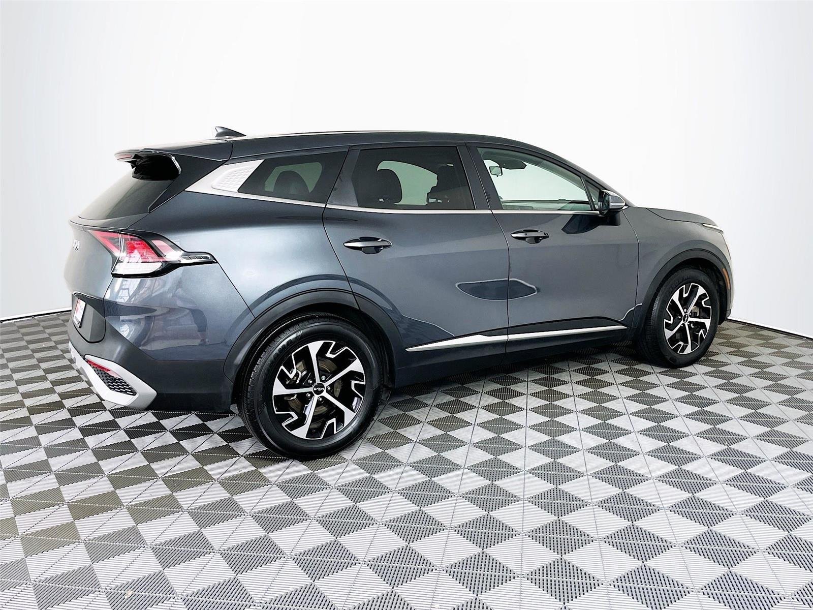 Used 2023 Gravity Gray Kia EX image 10