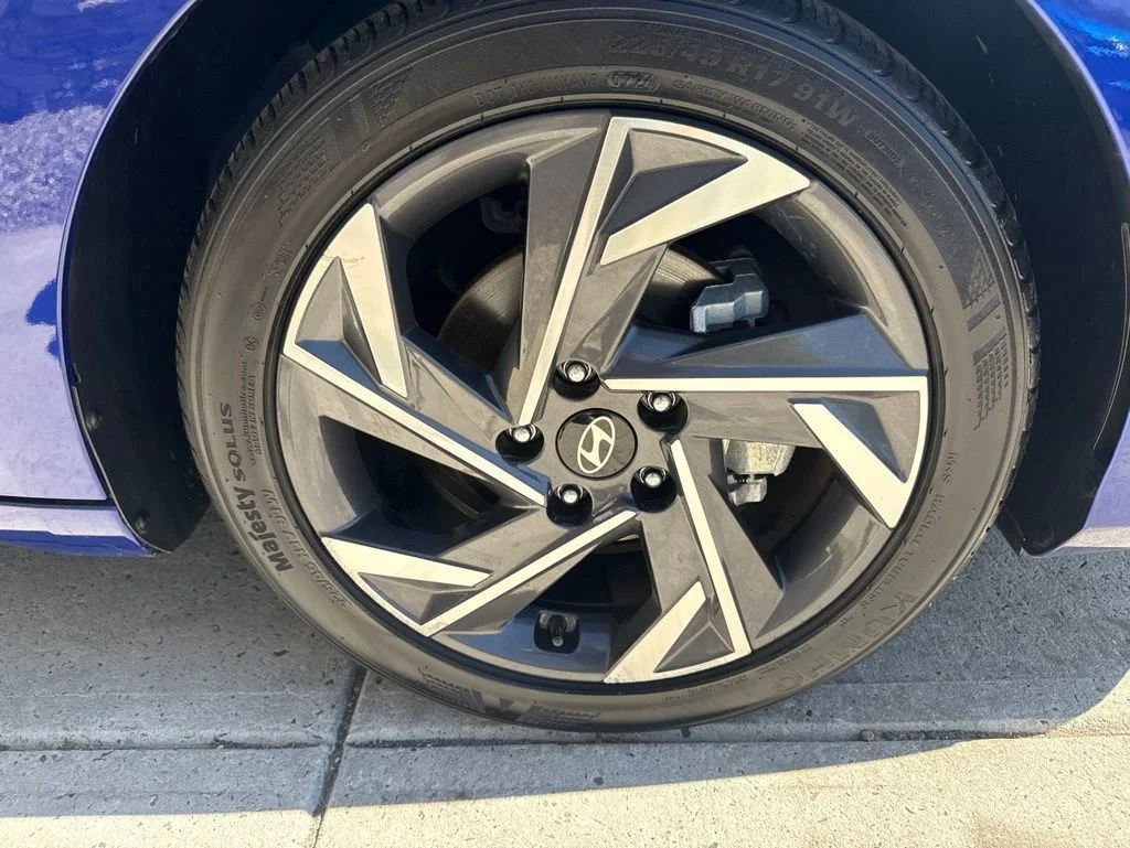 Used 2024 Blue Hyundai SEL image 61