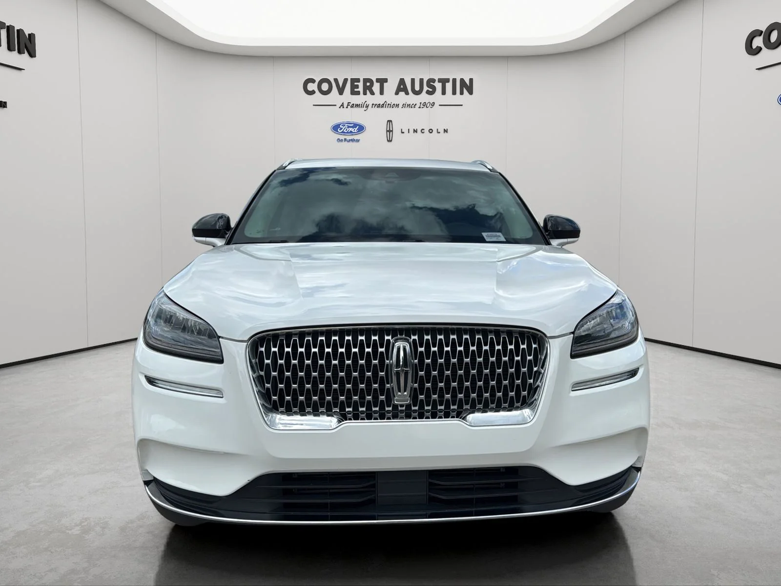 Used 2022 White Lincoln Standard image 8