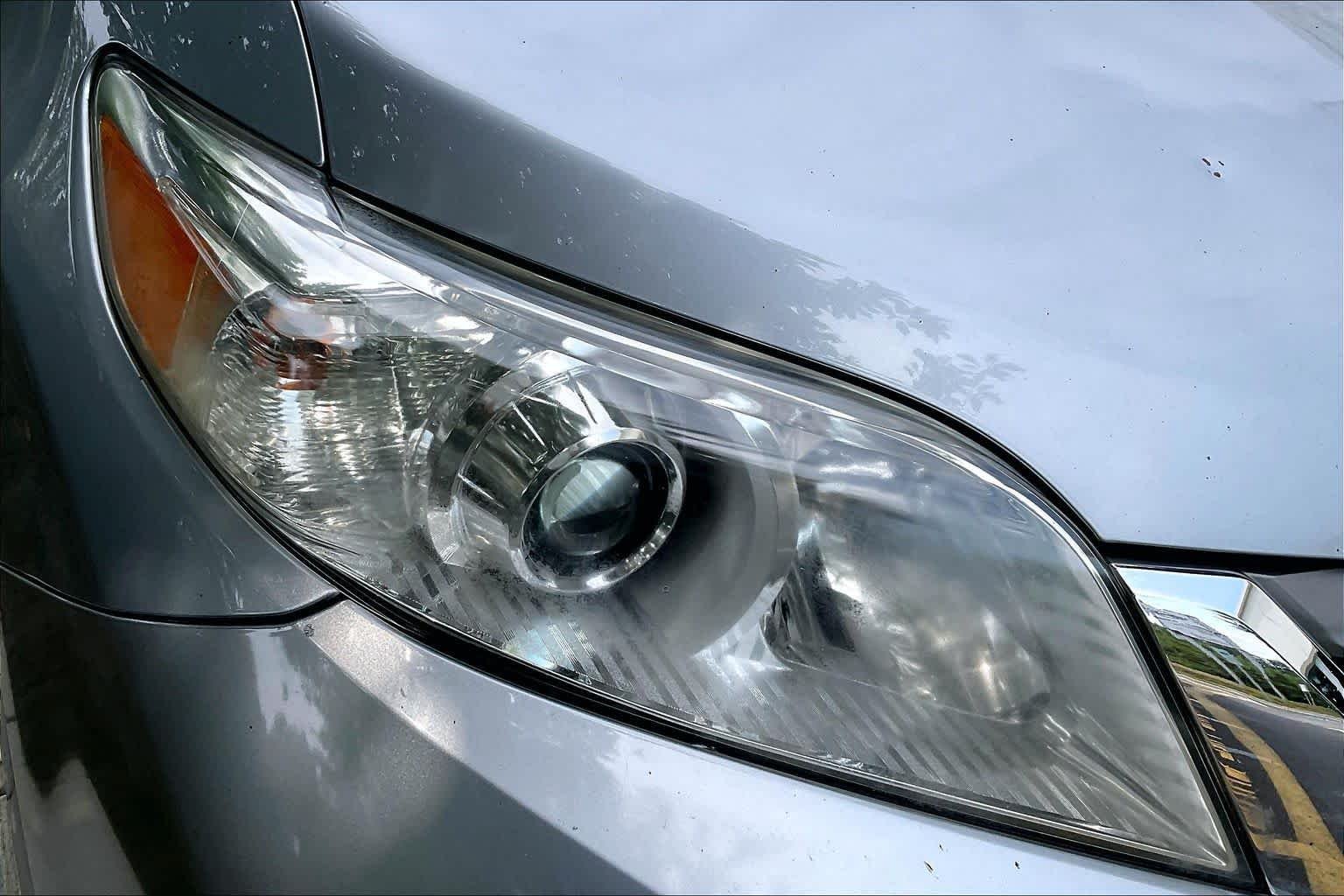 Used 2014 Silver Sky Metallic Toyota XLE image 29