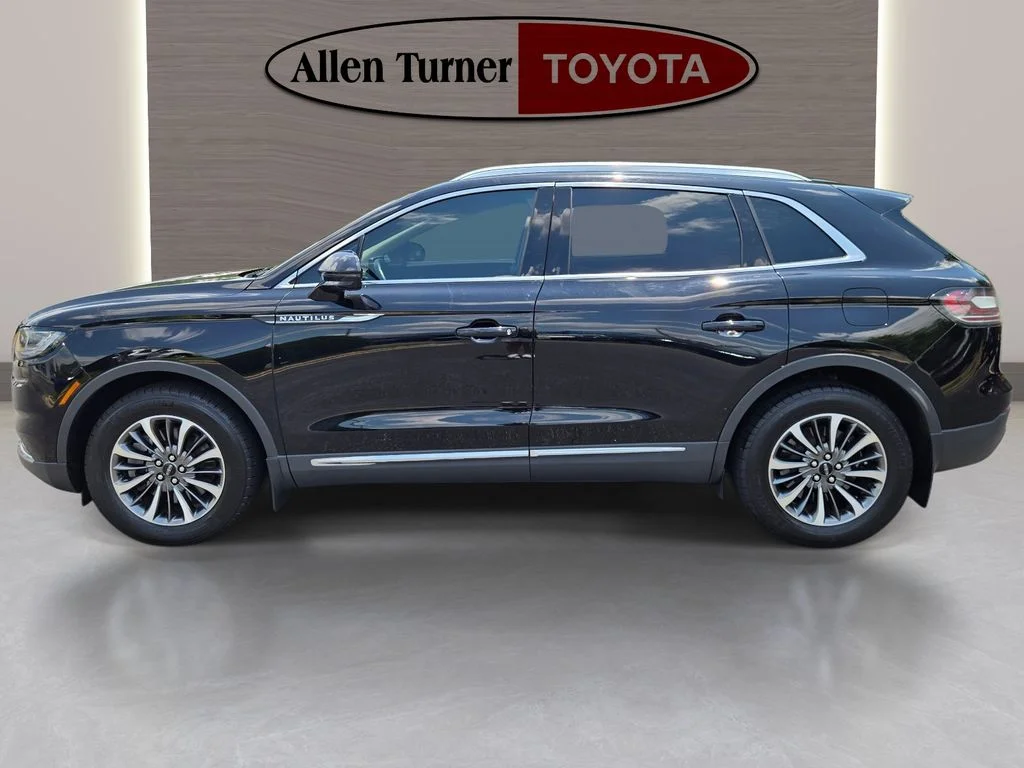 Used 2021 Black Lincoln Reserve image 10