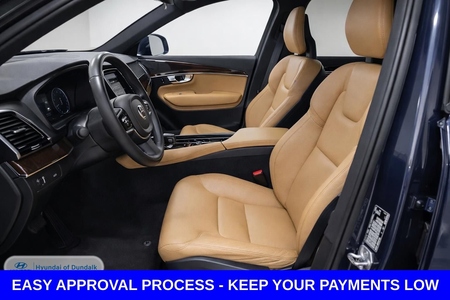 Used 2018 Blue Volvo T6 Momentum image 9