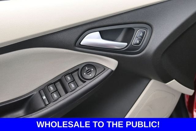 Used 2016 Red Ford SE image 12