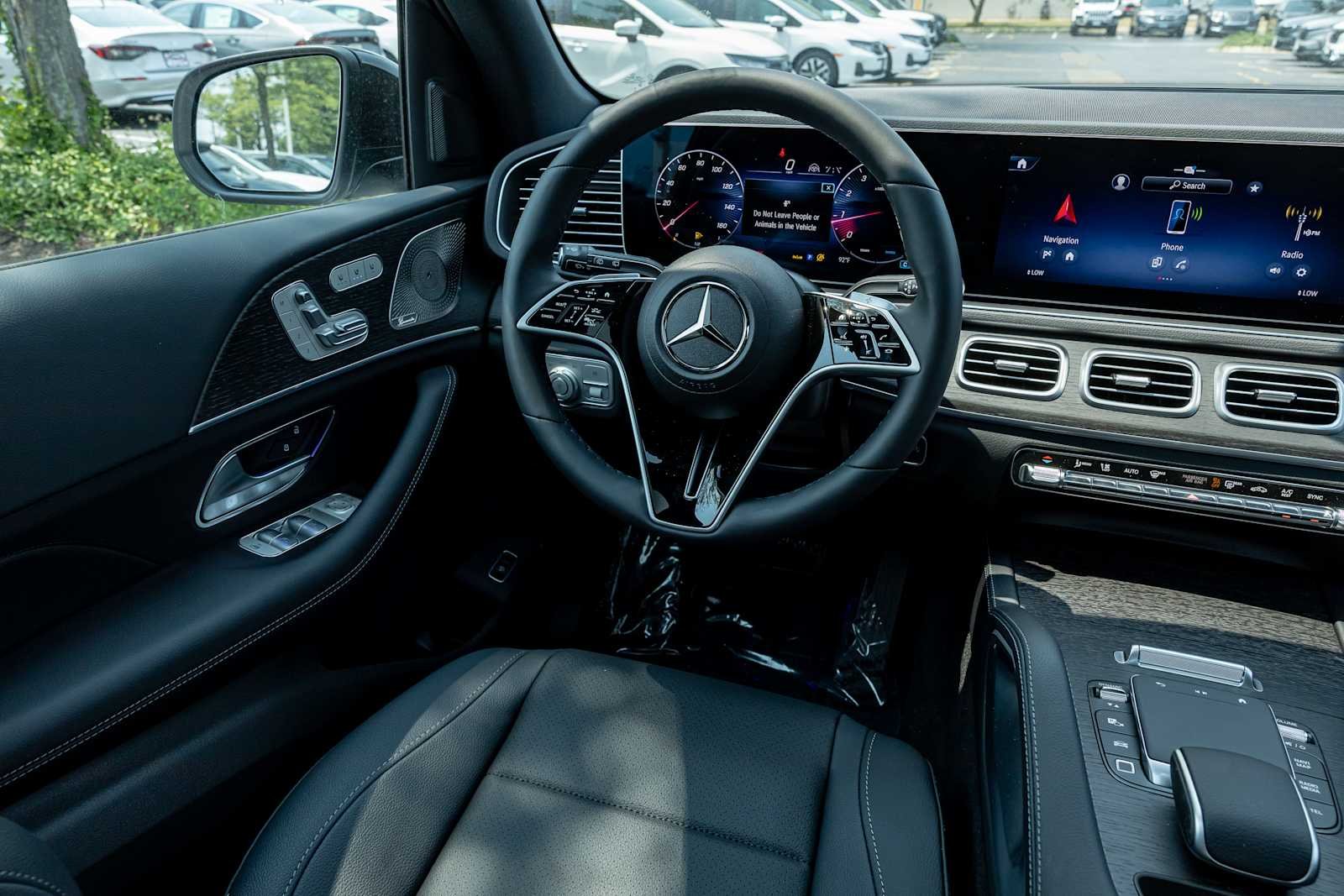 New 2026 MANUFAKTUR Moonlight White Magno Mercedes-Benz GLE 350 image 7