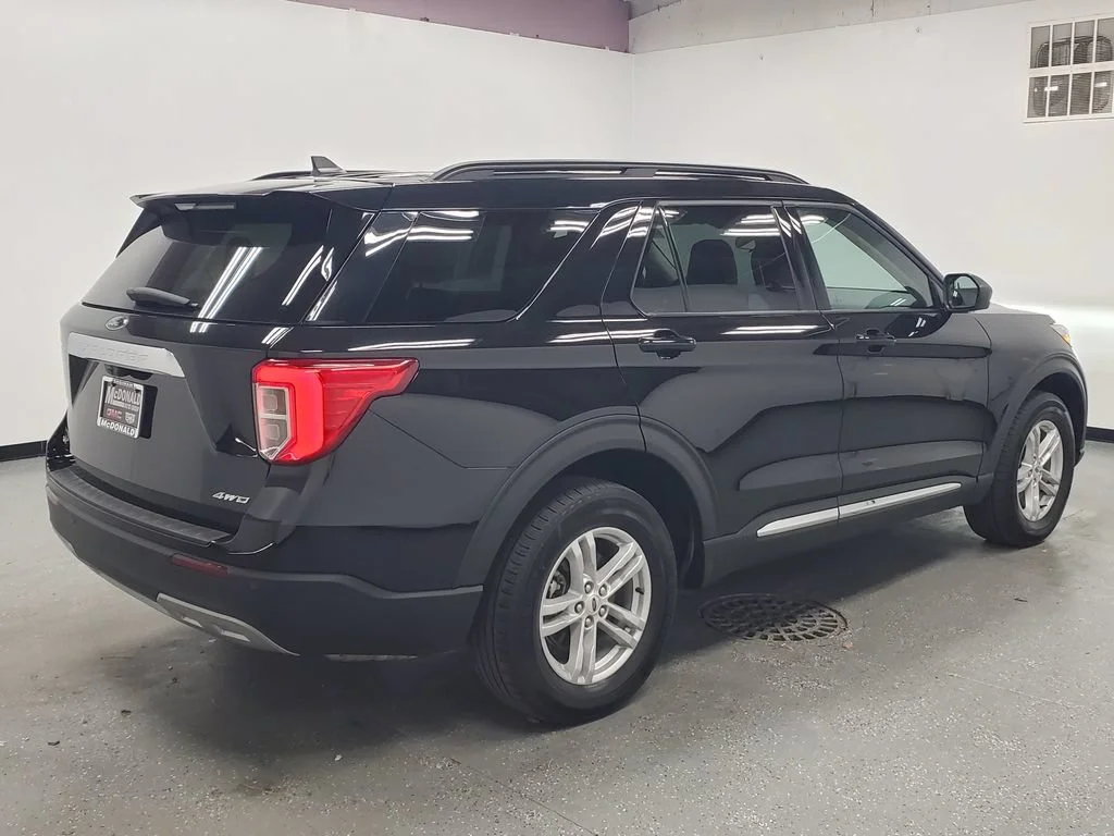 Used 2024 Black Ford XLT image 3