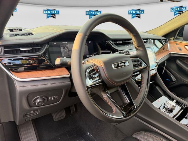 New 2027 Bright White Clear-Coat Paint Jeep Summit image 13