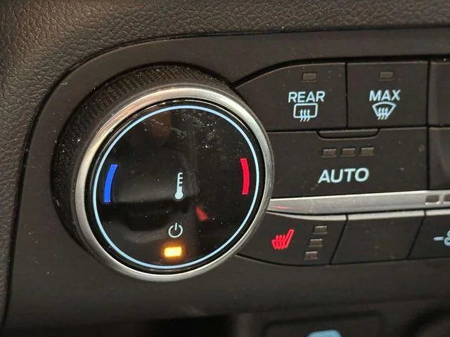 Used 2023 Oxford White Ford Active image 24