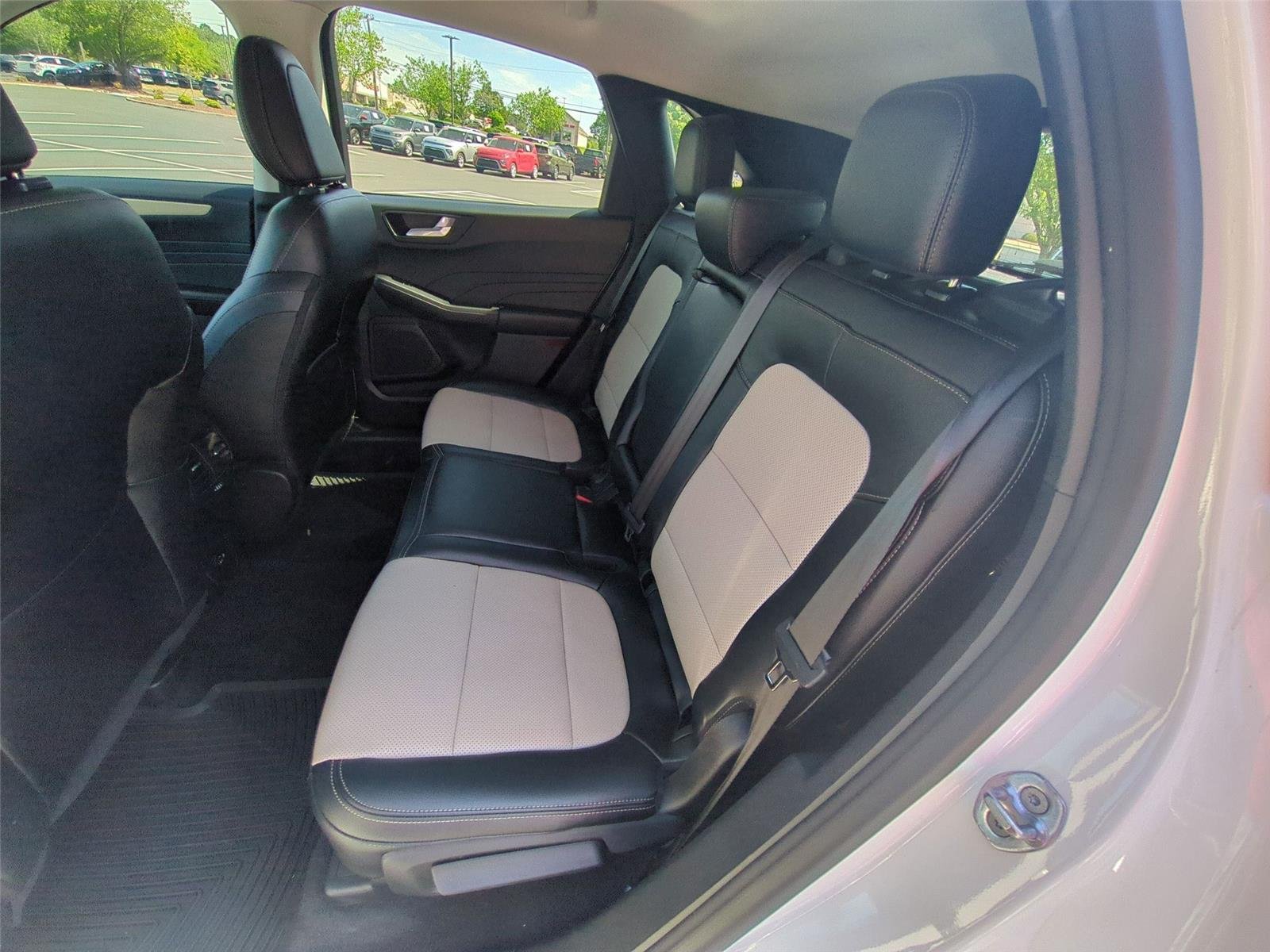 Used 2021 Star White Metallic Tri-Coat Ford Titanium image 34