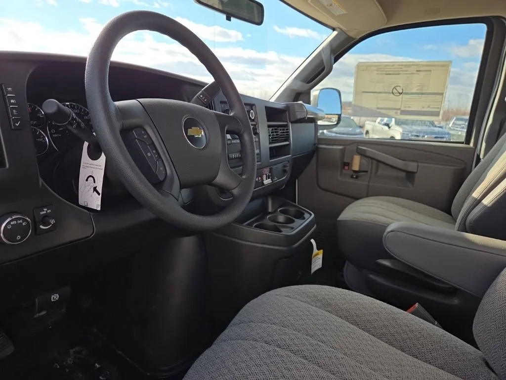 2025 Chevrolet Express Cargo Work Van - Photo 11
