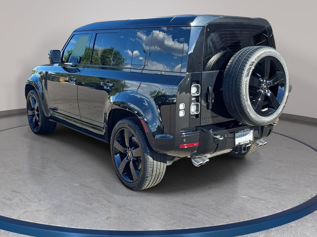 Used 2022 Black Land Rover V8 image 8