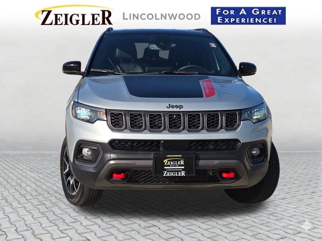 Used 2024 Silver Jeep Trailhawk image 4