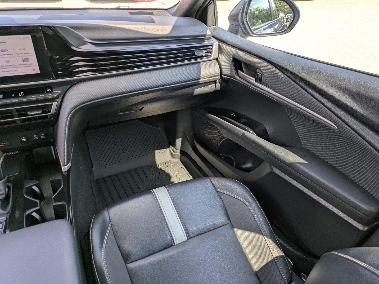 Used 2025  Toyota SE image 16