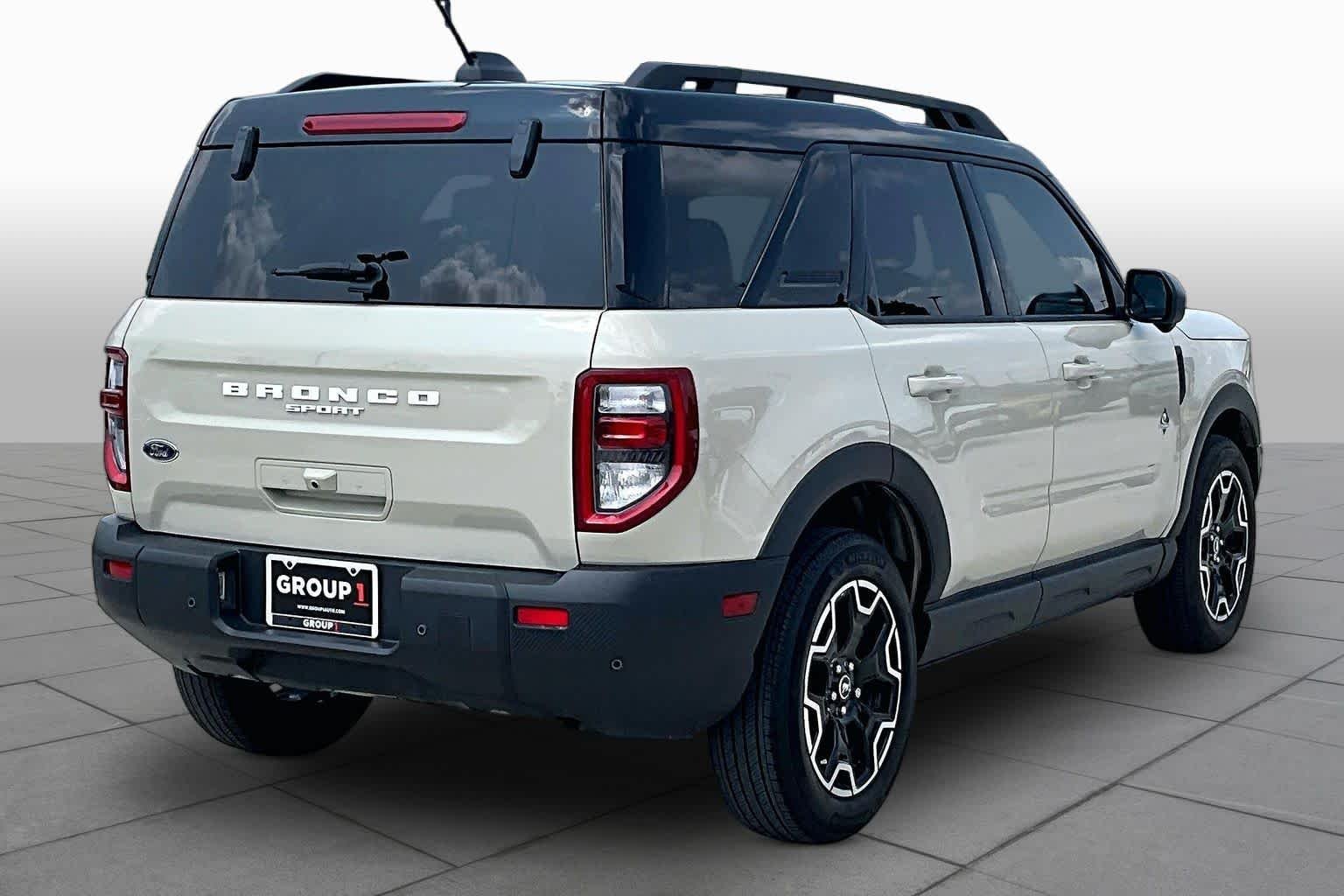 Used 2025 Desert Sand Ford Outer Banks image 13