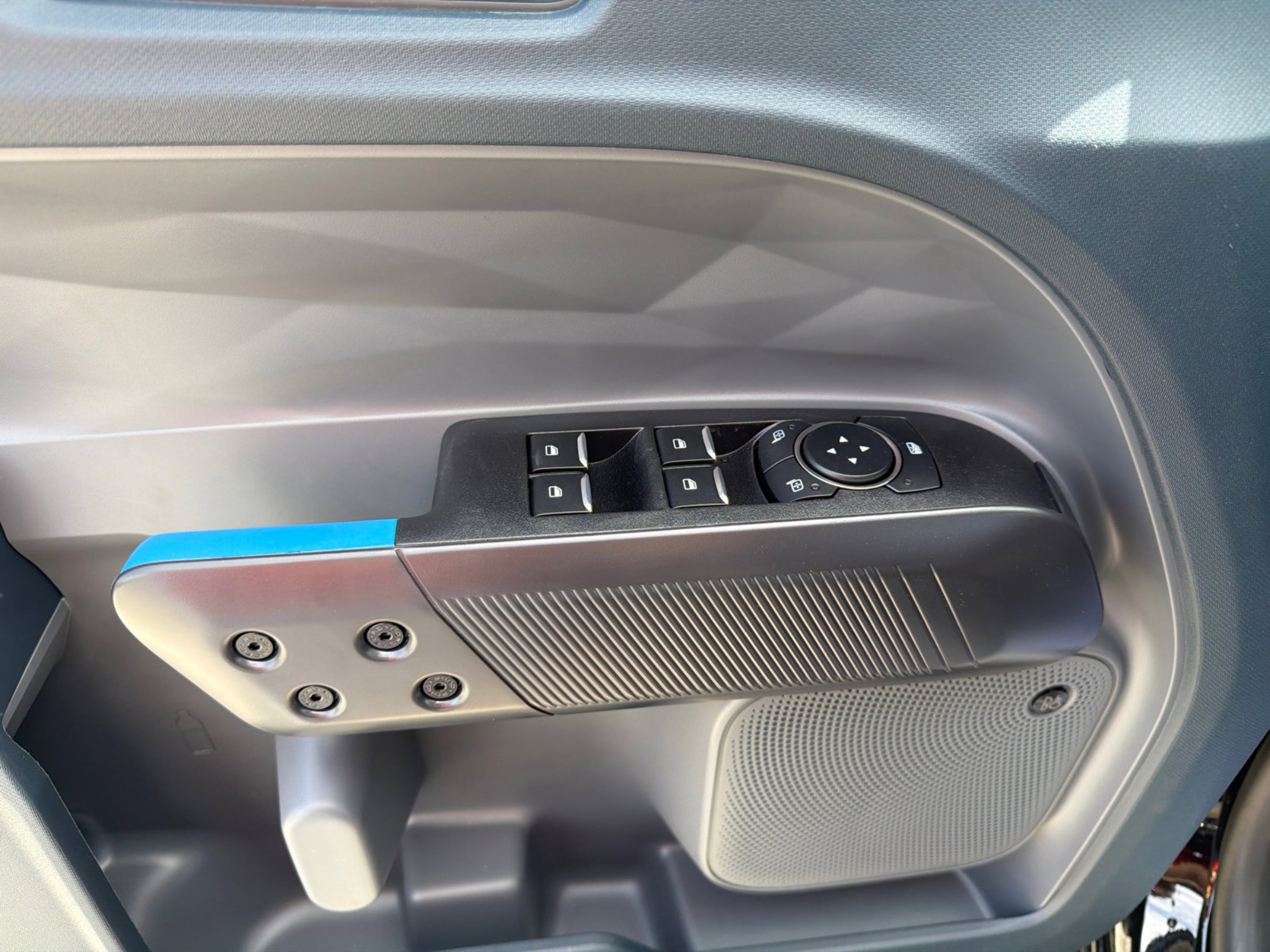 New 2026 Oxford White Ford XLT image 17