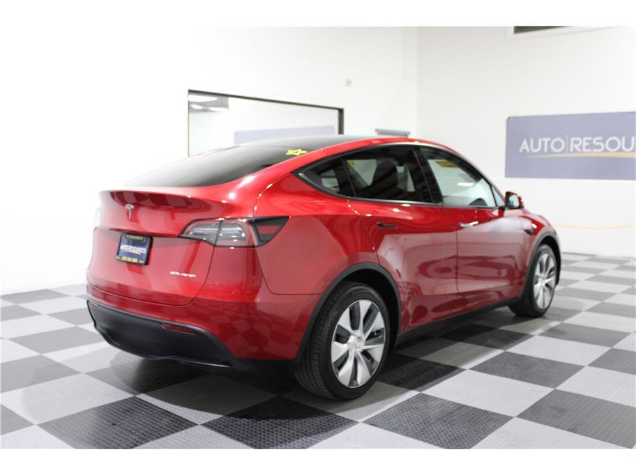 2023 Tesla Model Y Long Range photo 4