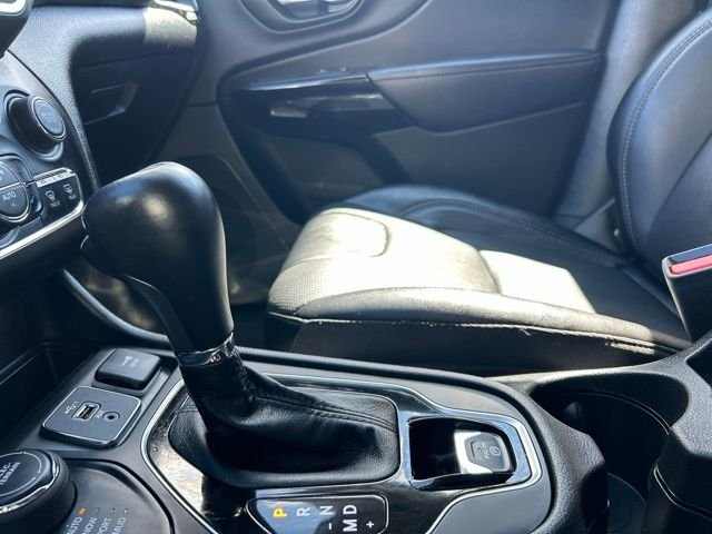 Used 2023 Gray Jeep Altitude image 30