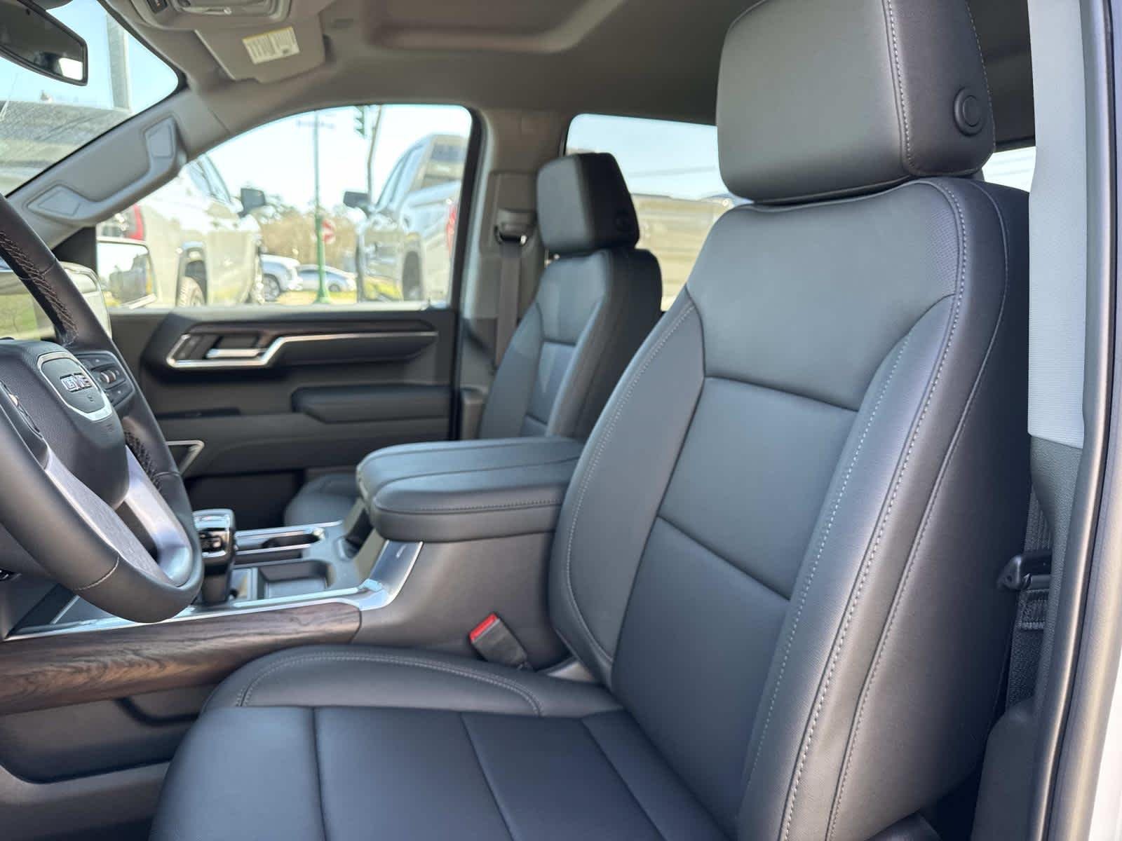 2026 GMC Sierra 1500 SLT - Photo 9