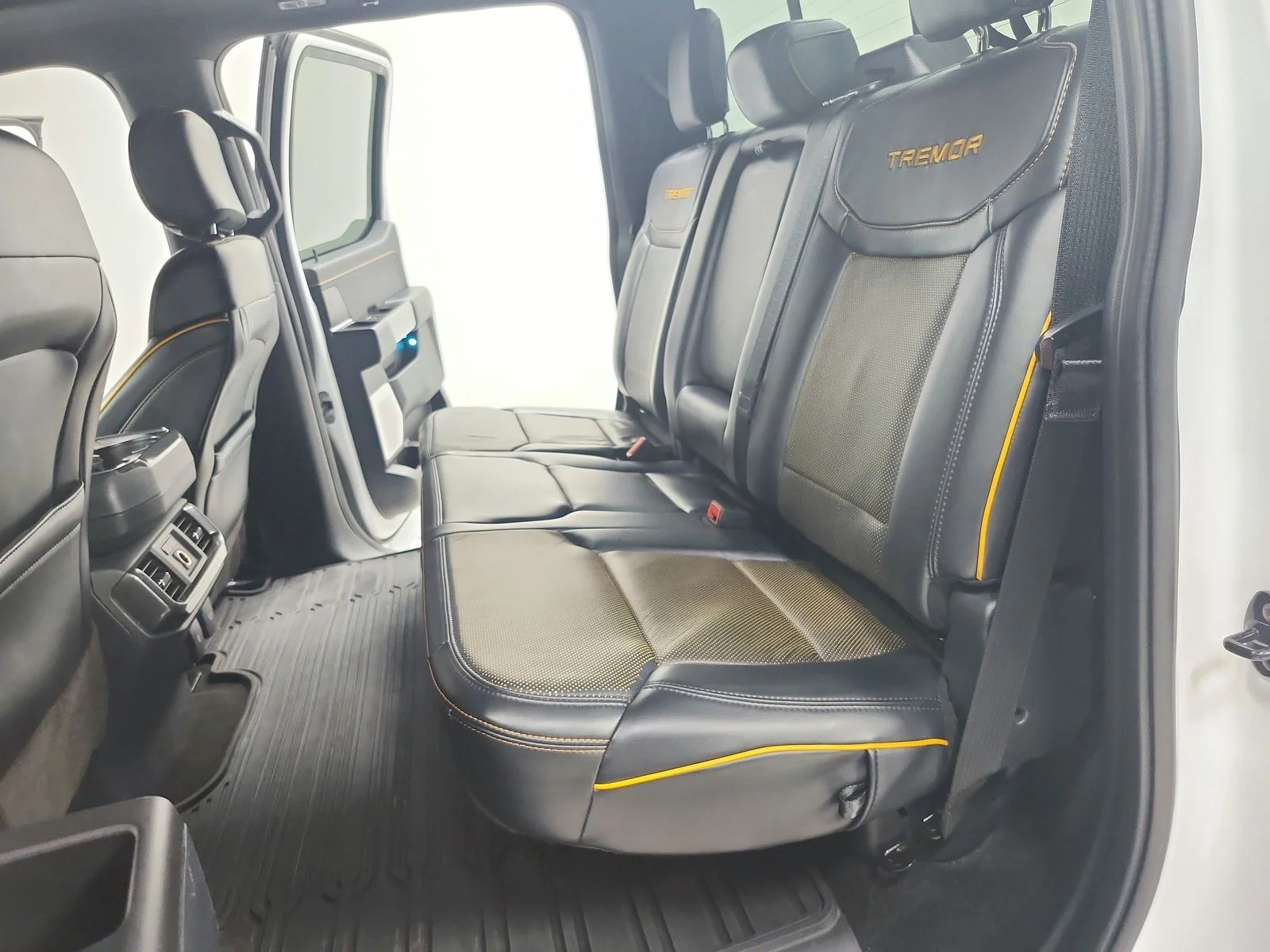 Used 2022 Oxford White Ford Tremor image 37